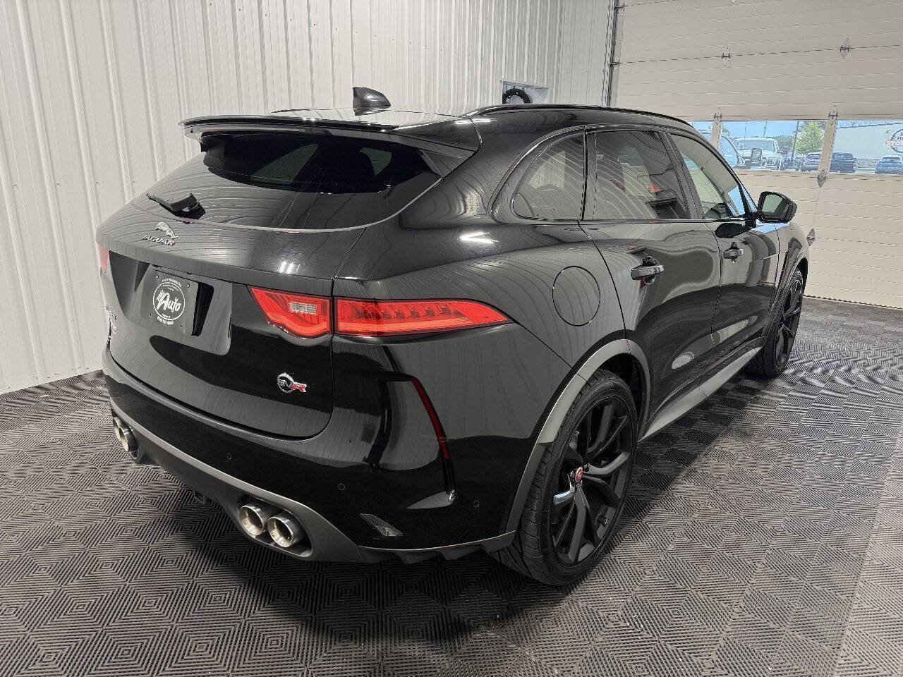 Used 2020 Jaguar F-PACE SVR AWD/4WD image 3