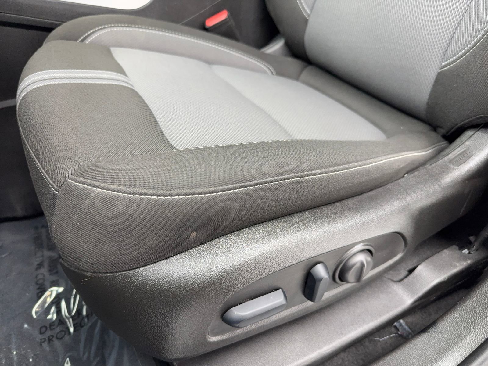 Used 2025 Chevrolet Blazer LT image 35