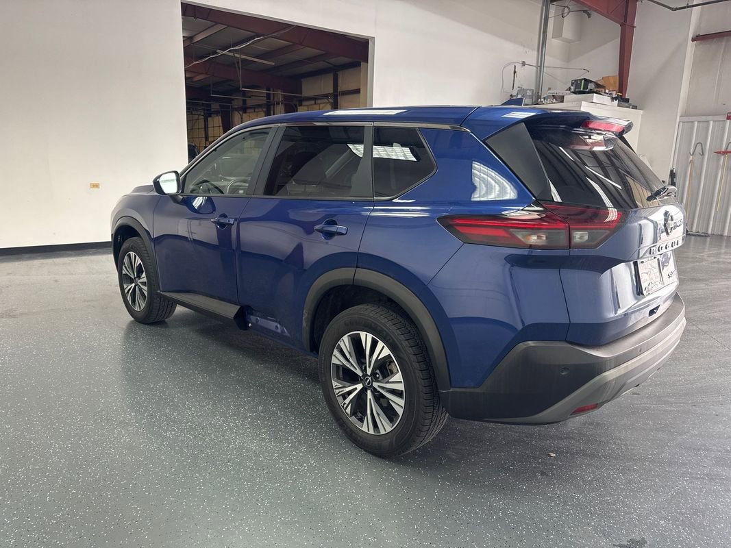 Used 2023 Nissan Rogue SV image 6