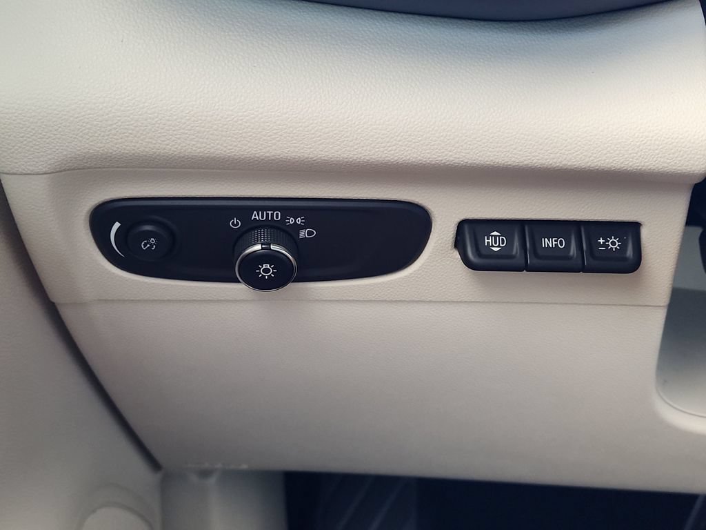 Used 2021 Buick Envision Essence w/ Technology Package I FWD image 25