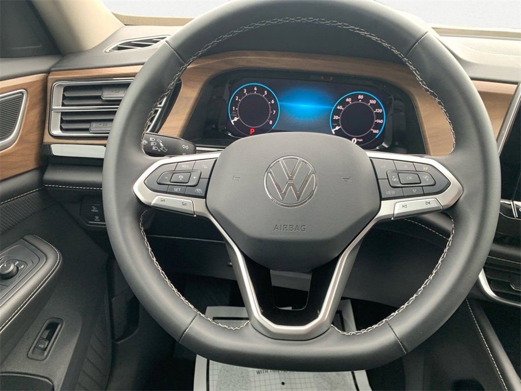 Used 2025 Volkswagen Atlas SE image 12