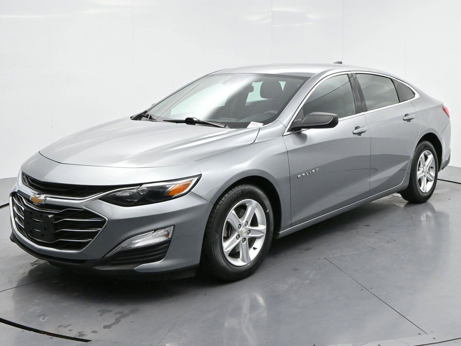 Used 2023 Chevrolet Malibu LS image 3