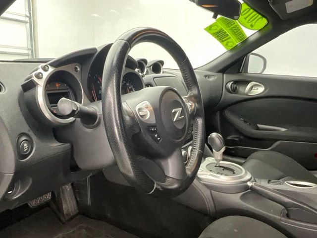 Used 2016 Nissan 370Z Coupe RWD image 13