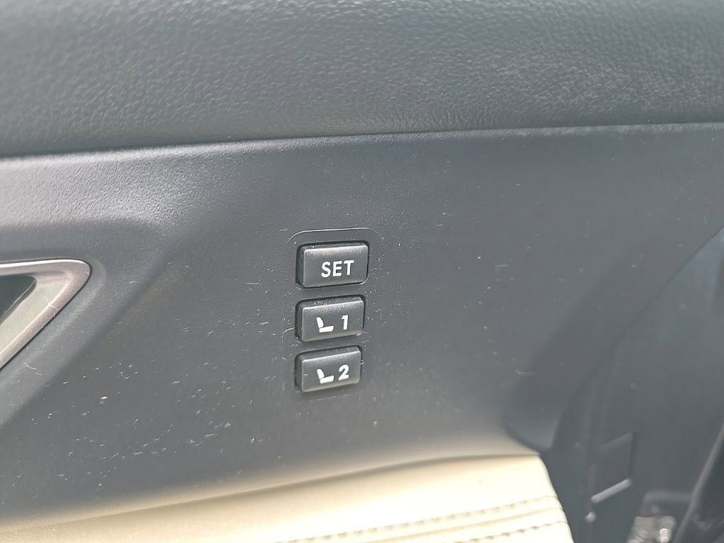 Used 2021 Subaru Ascent Limited AWD/4WD image 21