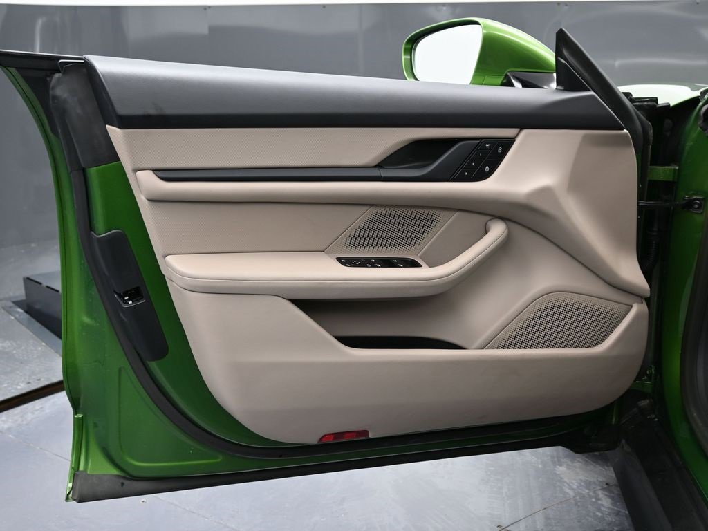 Used 2023 Porsche Taycan image 38