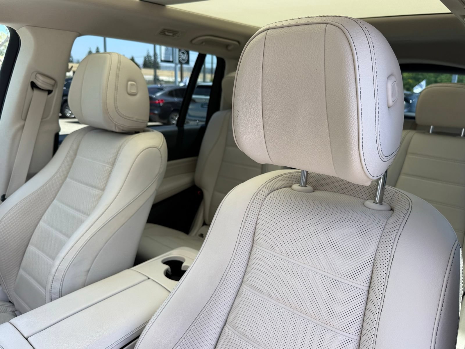 Used 2022 Mercedes-Benz GLS 450 4MATIC w/ Warmth & Comfort Package image 27