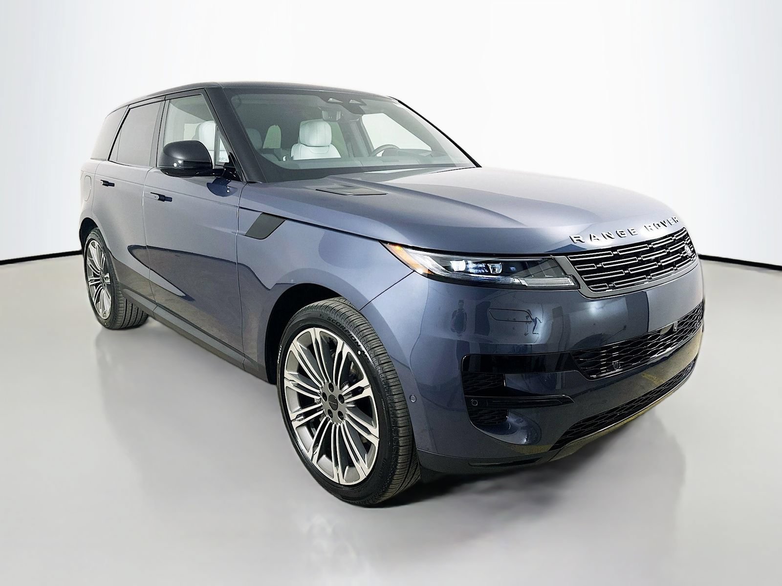 New 2026 Land Rover Range Rover Sport SE AWD/4WD image 3