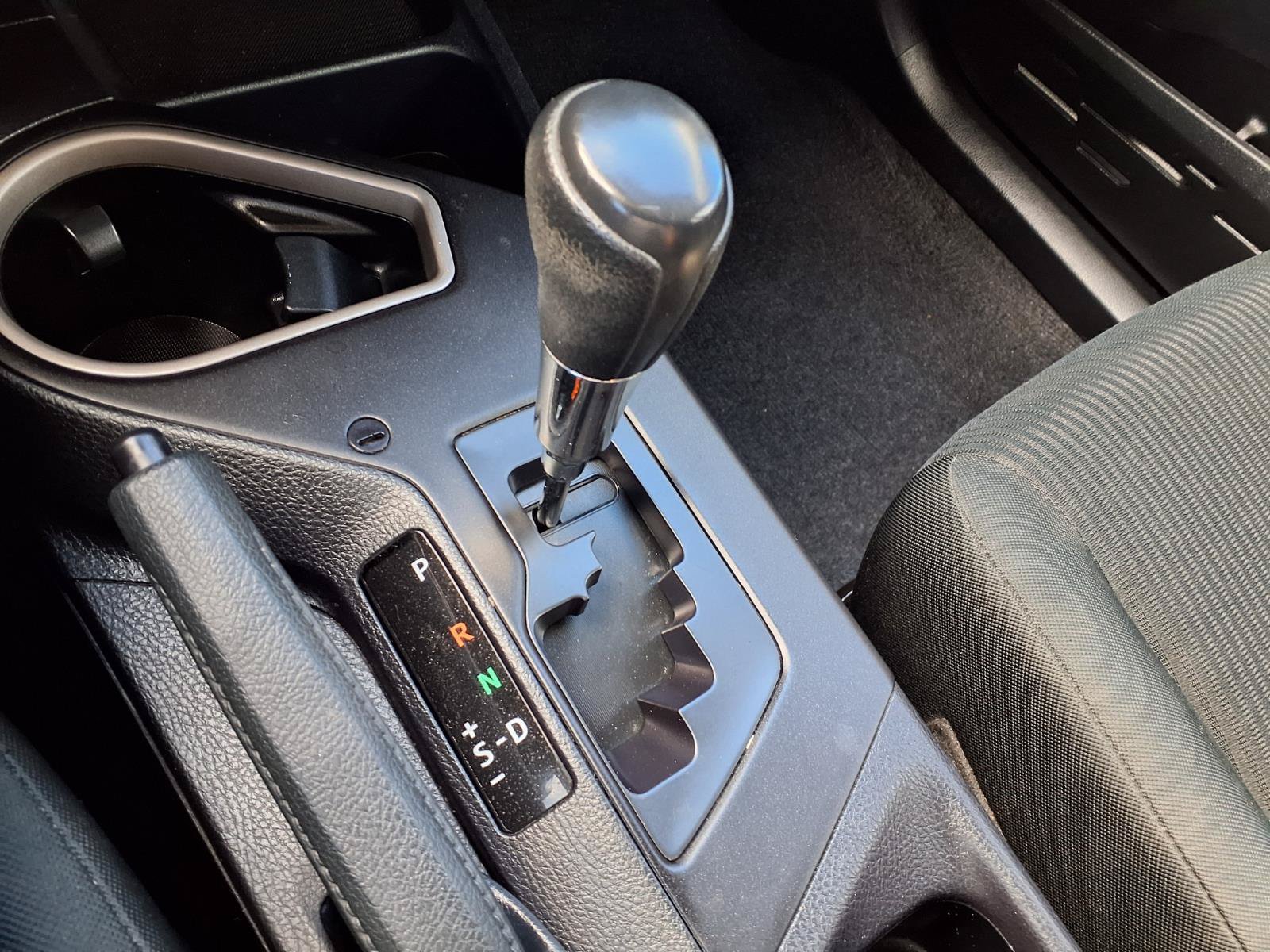 Used 2018 Toyota RAV4 LE FWD image 14