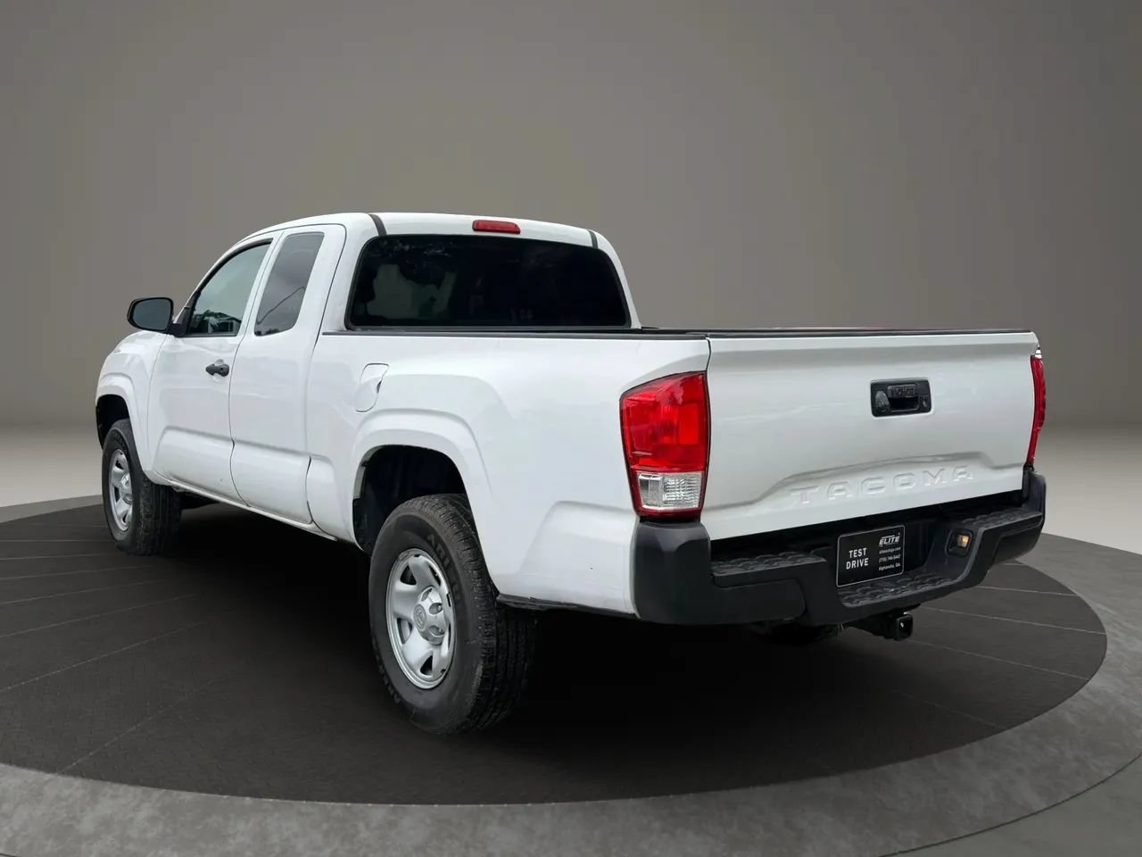 Used 2016 Toyota Tacoma SR RWD image 6