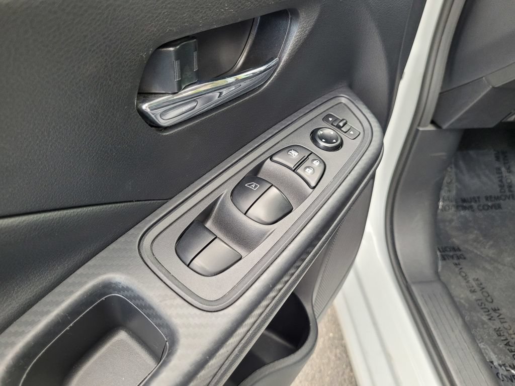 Used 2025 Nissan Versa SV FWD image 26