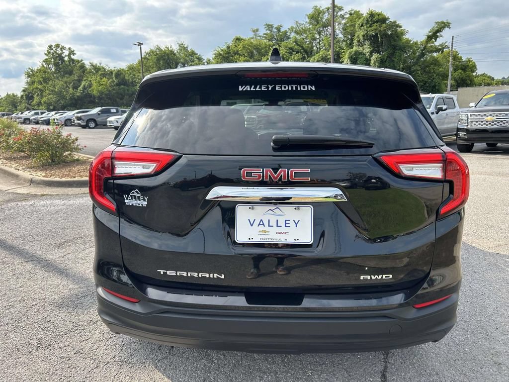 Used 2024 GMC Terrain SLE AWD/4WD image 5