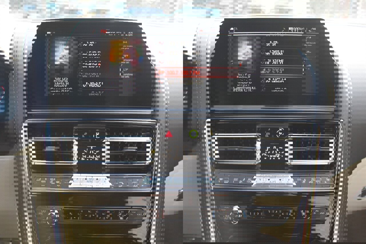 Used 2022 BMW 840i xDrive Convertible w/ Driving Assistance Package image 11