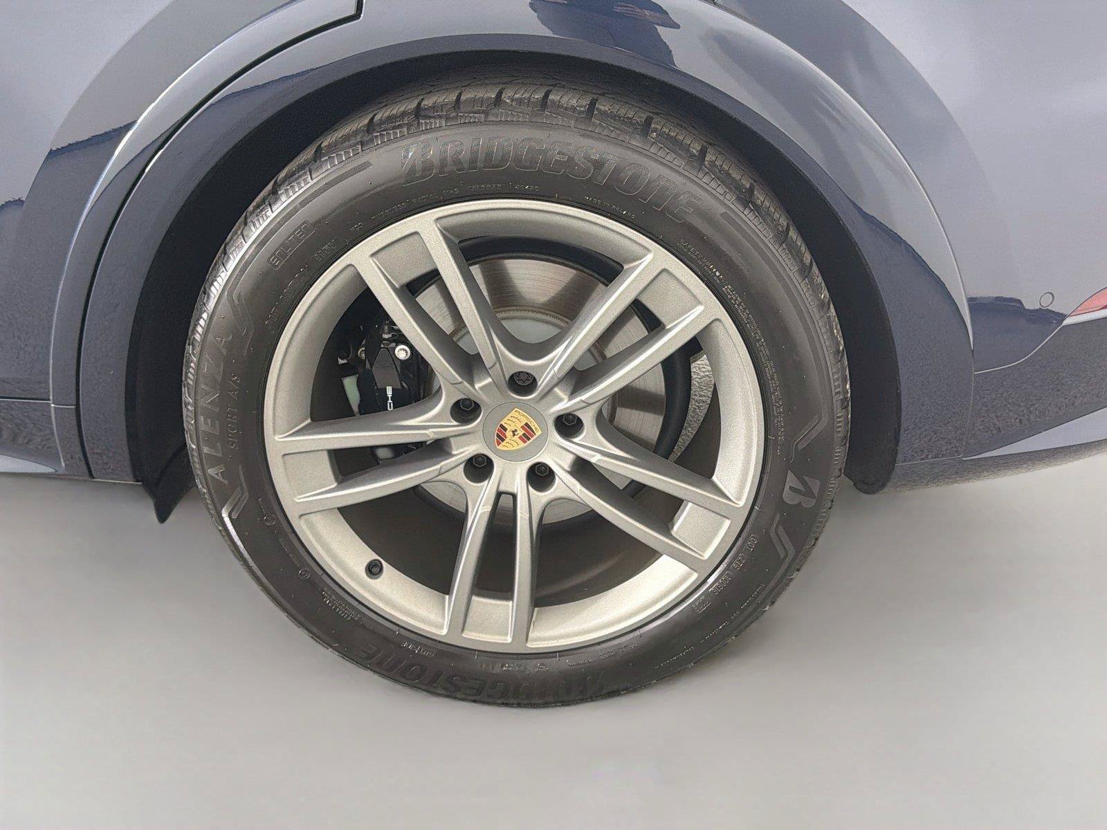 Certified 2026 Porsche Cayenne GTS w/ Premium Package Plus AWD/4WD image 12