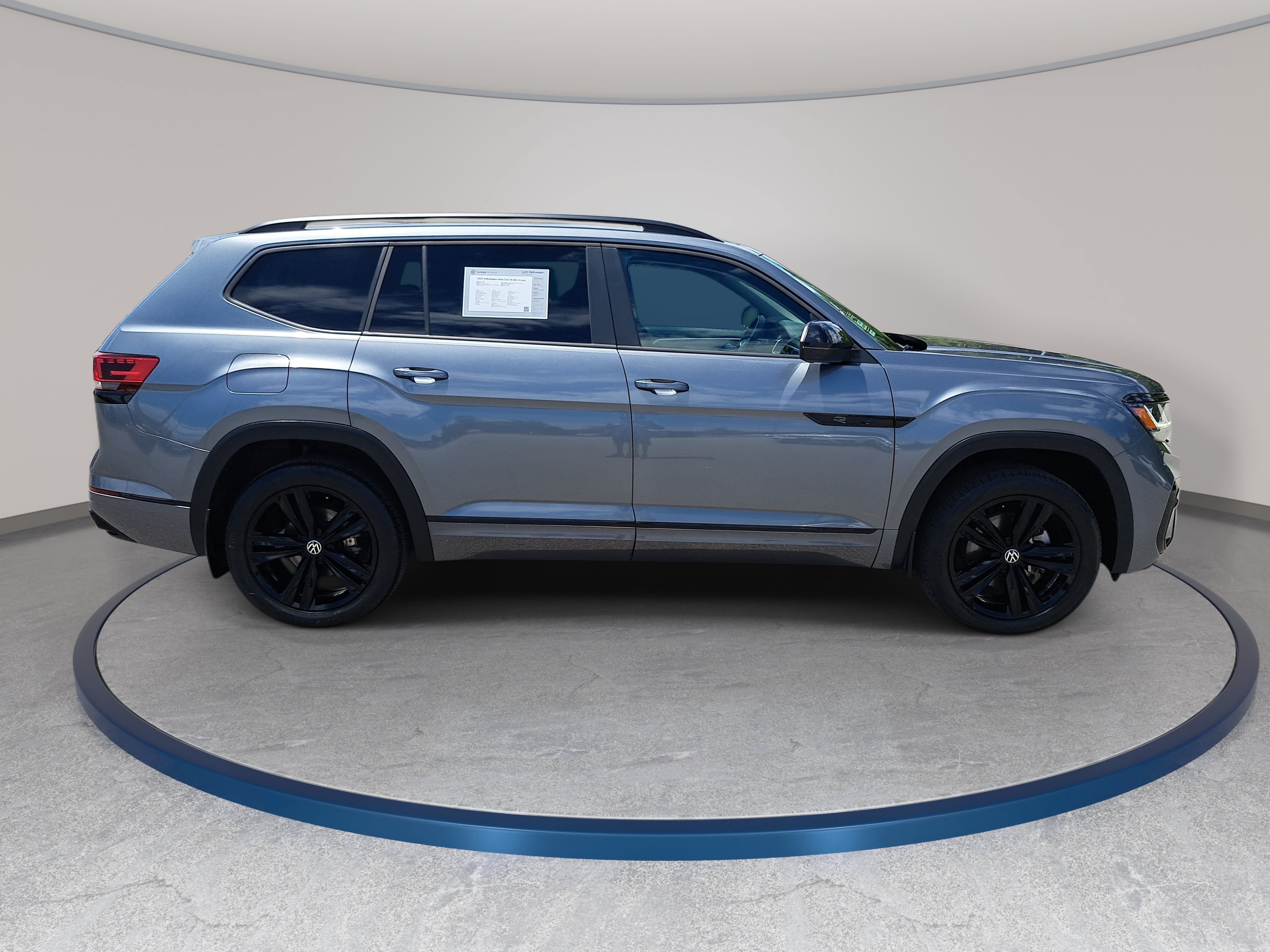 Certified 2022 Volkswagen Atlas SEL R-Line AWD/4WD image 4