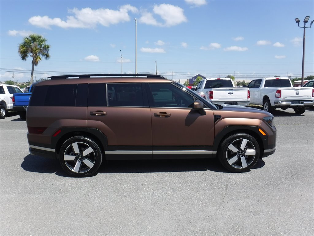 Used 2024 Hyundai Santa Fe Limited image 3