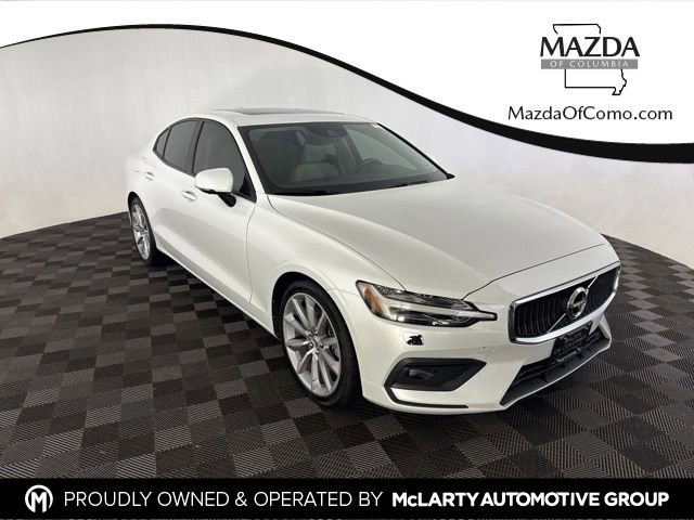 Used 2020 Volvo S60 T5 Momentum FWD image 1