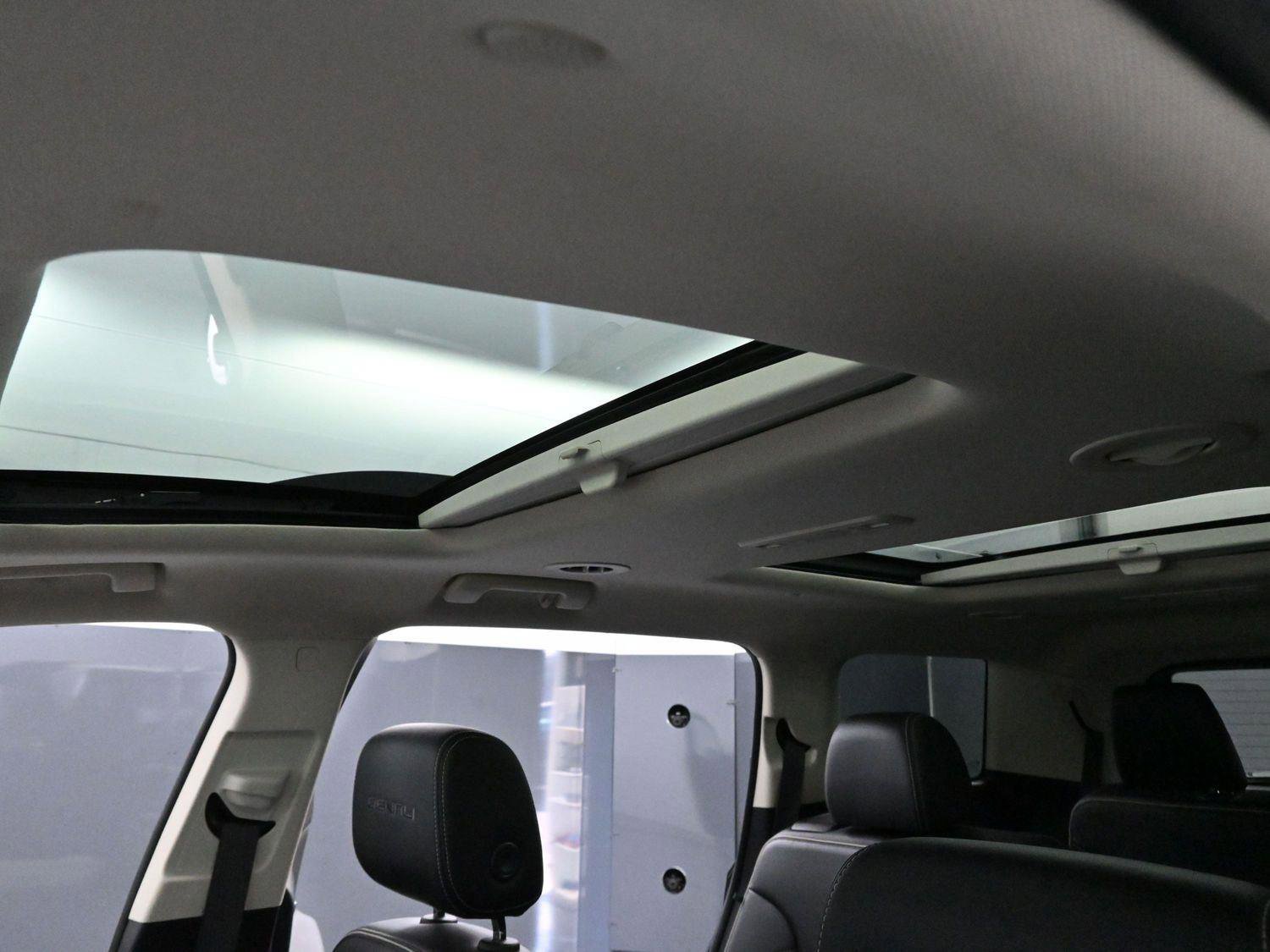 Used 2023 GMC Acadia Denali w/ LPO, Floor Liner Package image 30