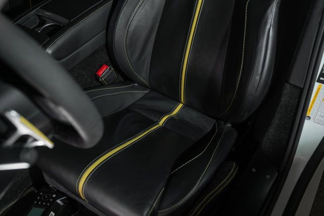Used 2015 Aston Martin V12 Vantage S RWD image 27