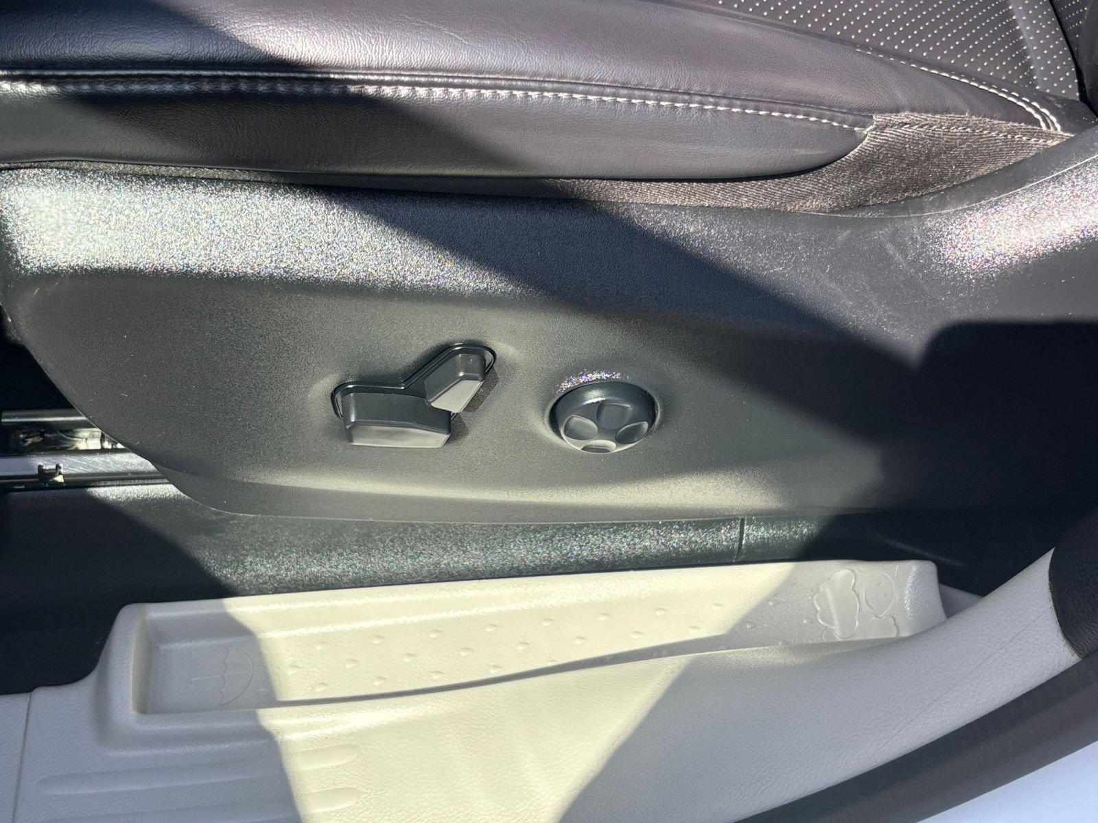 Used 2023 Chrysler Pacifica Touring-L FWD image 21