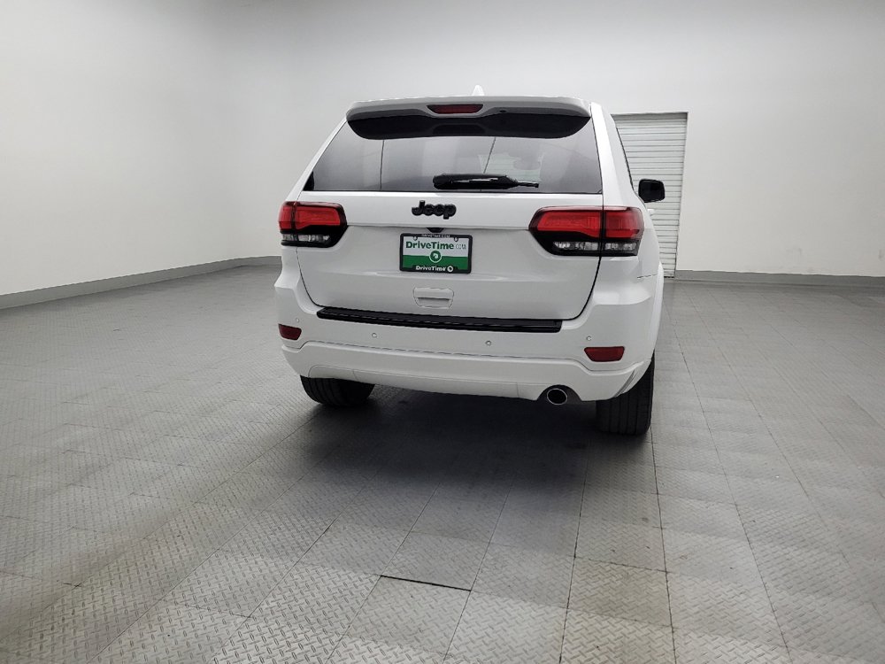 Used 2018 Jeep Grand Cherokee Altitude RWD image 7