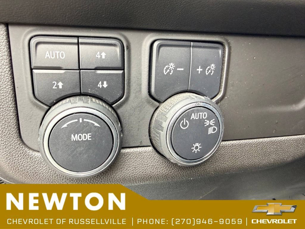 Used 2021 Chevrolet Tahoe Z71 w/ Luxury Package AWD/4WD image 8