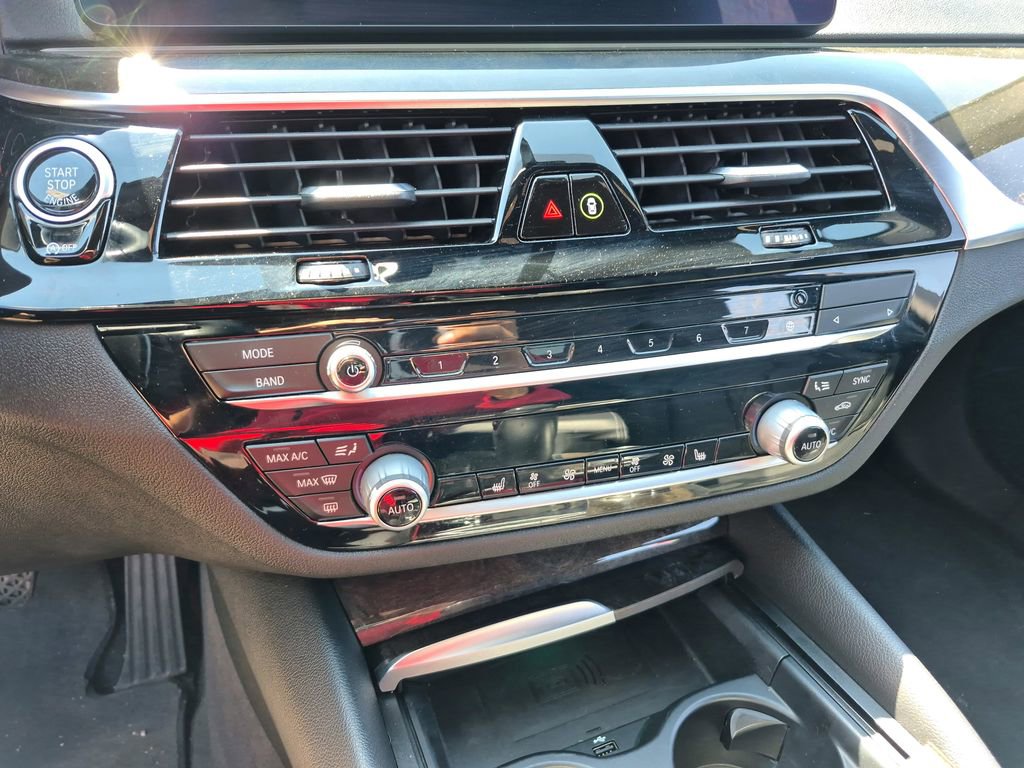 Used 2021 BMW 530i xDrive w/ Premium Package AWD/4WD image 35