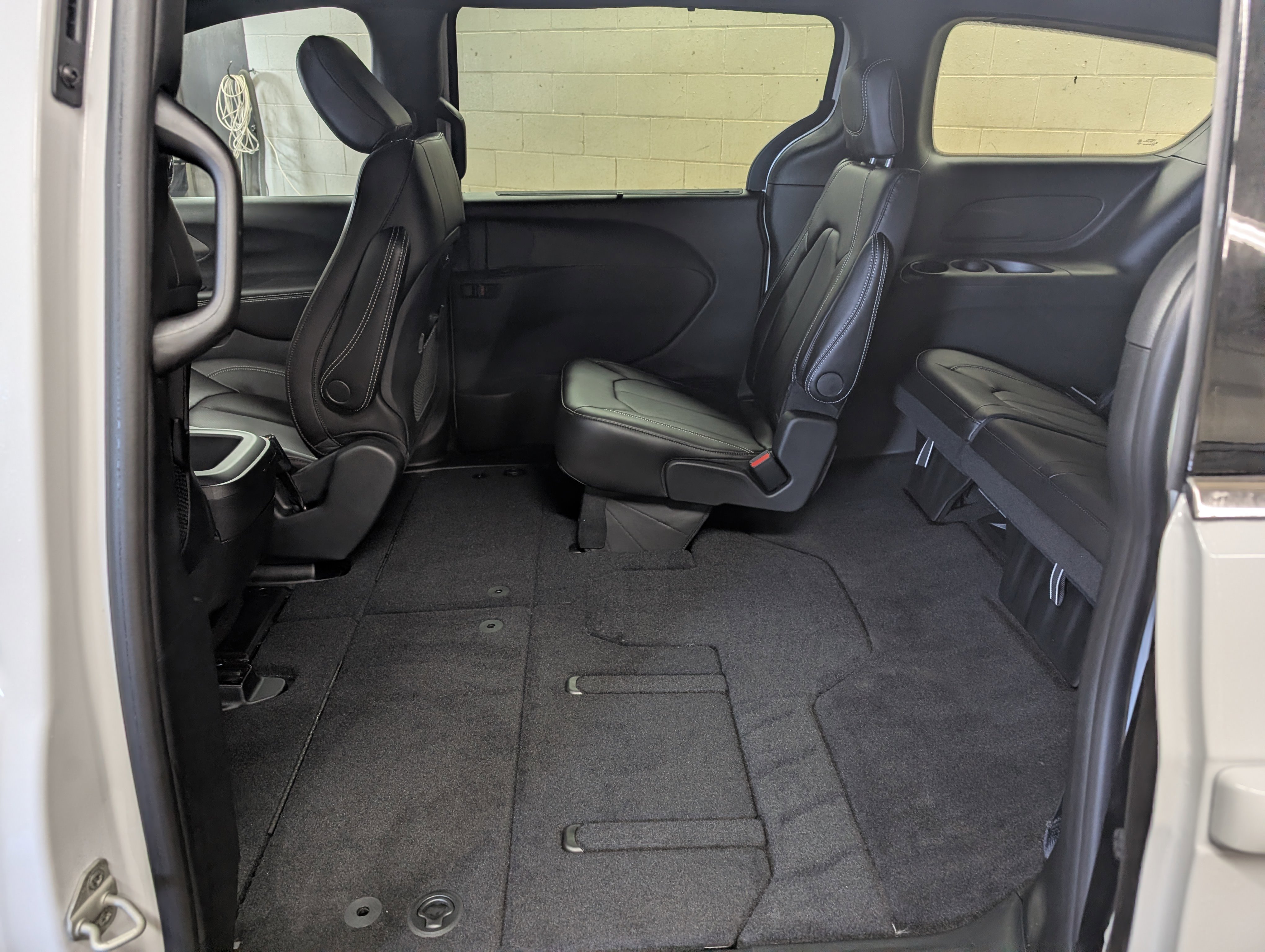 New 2026 Chrysler Pacifica Select image 10