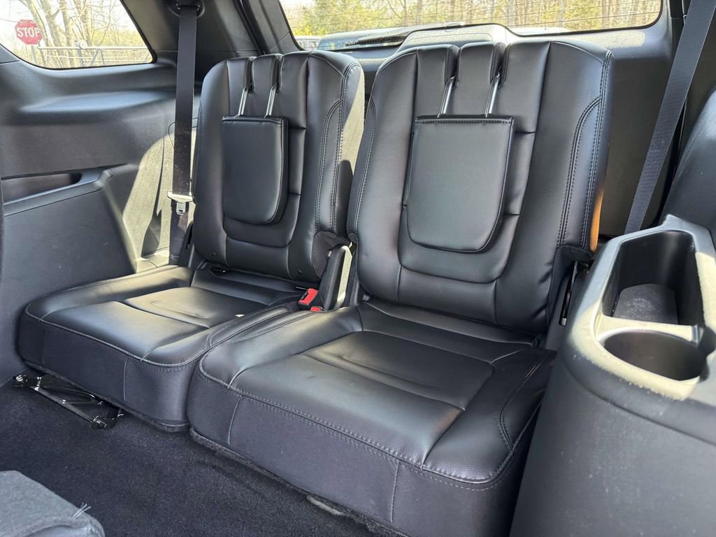 Used 2018 Ford Explorer XLT w/ Equipment Group 202A AWD/4WD image 10