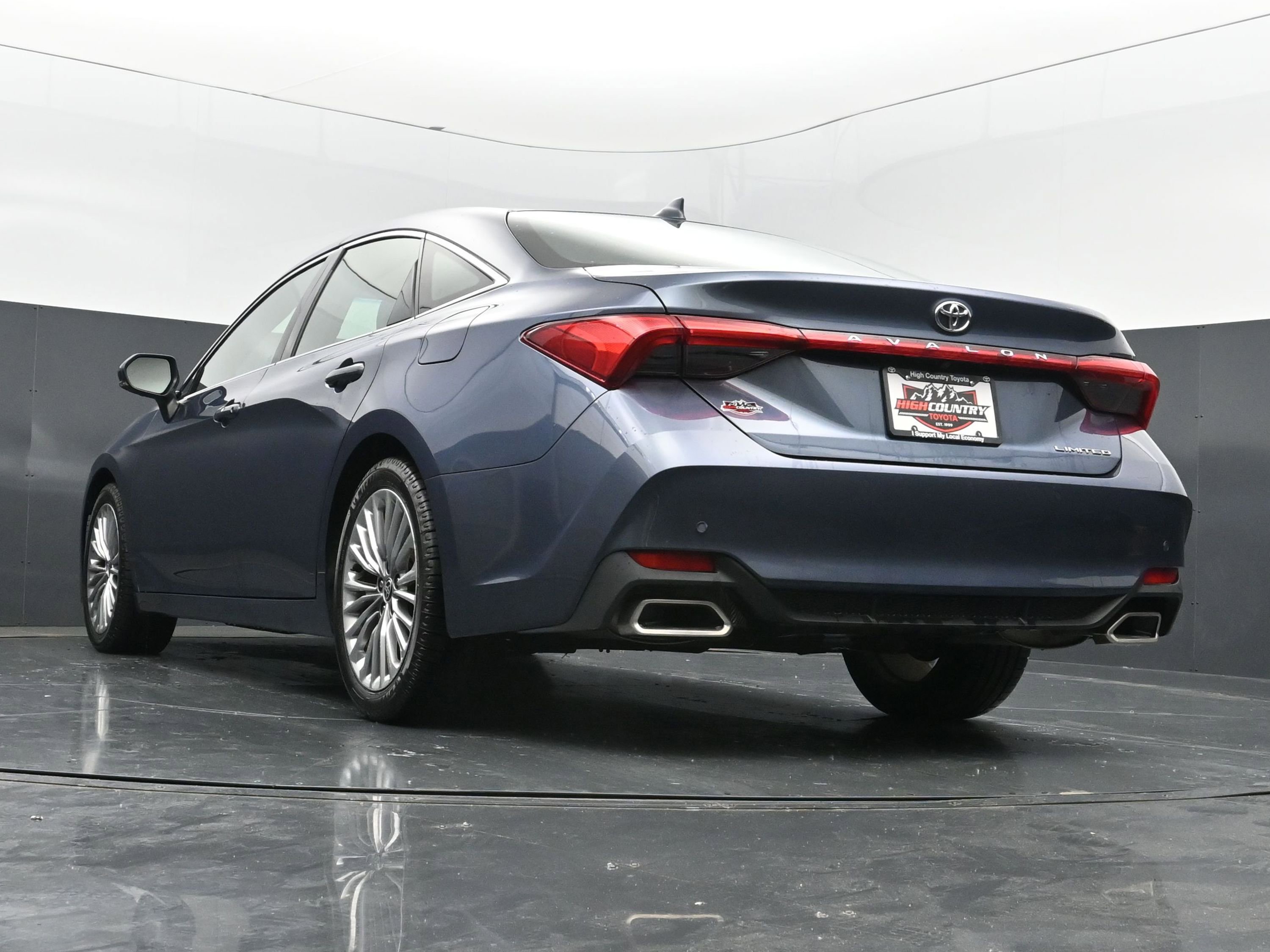 Used 2022 Toyota Avalon Limited w/ Advanced Safety Package FWD image 38