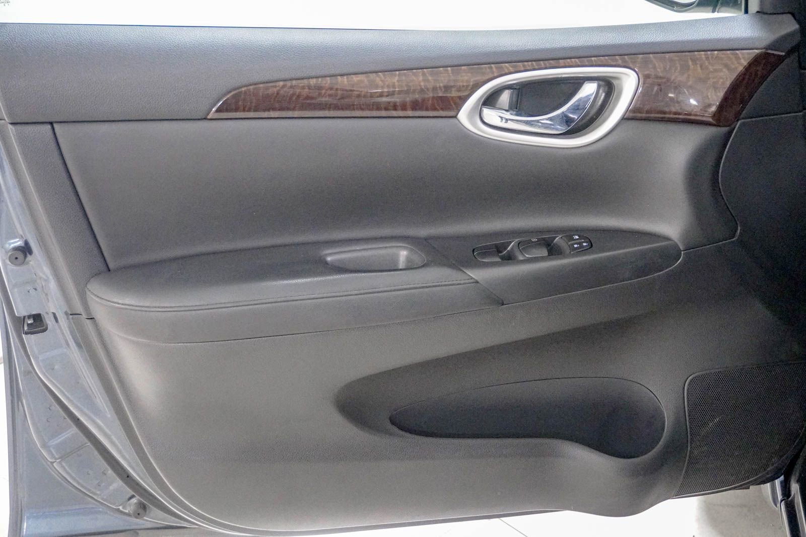 Used 2013 Nissan Sentra SL w/ Leather Pkg image 16