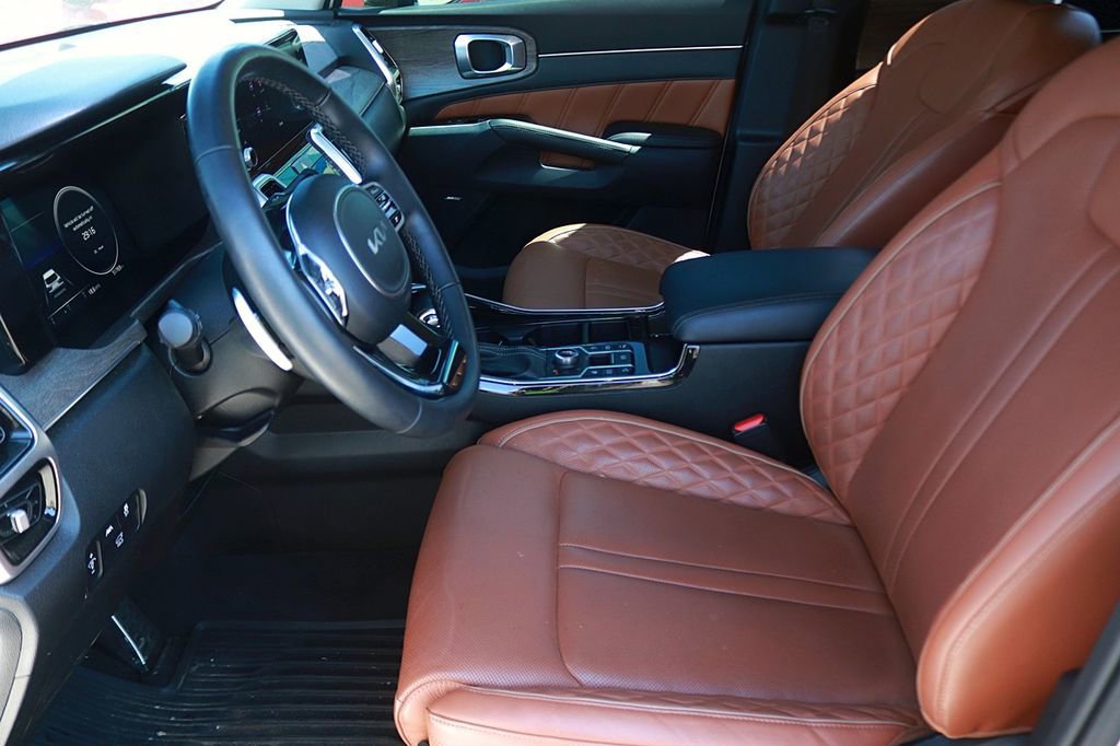 Used 2022 Kia Sorento SX Prestige w/ Rust Color Package AWD/4WD image 12
