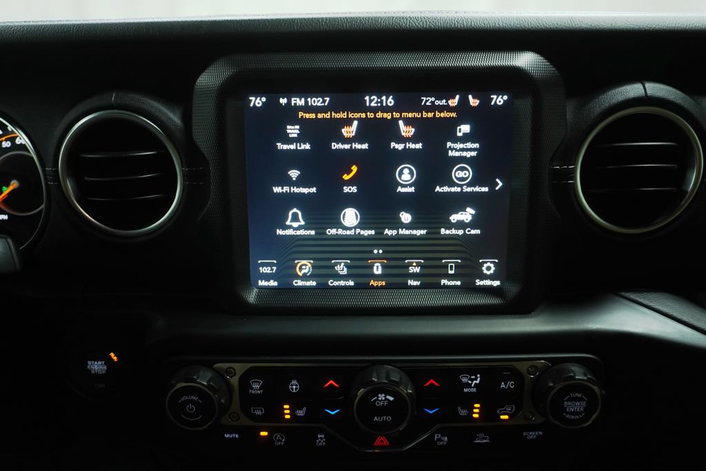Used 2022 Jeep Wrangler Unlimited Sahara w/ LED Lighting Group AWD/4WD image 17