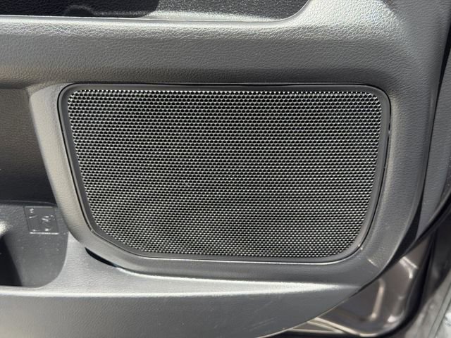 Used 2024 Toyota Sienna XLE FWD image 25