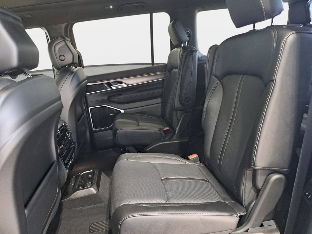 New 2026 Jeep Grand Wagoneer Limited AWD/4WD image 15