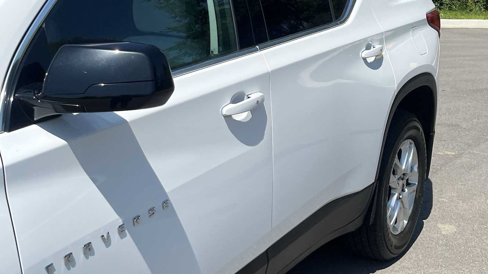 Used 2019 Chevrolet Traverse LS FWD image 17