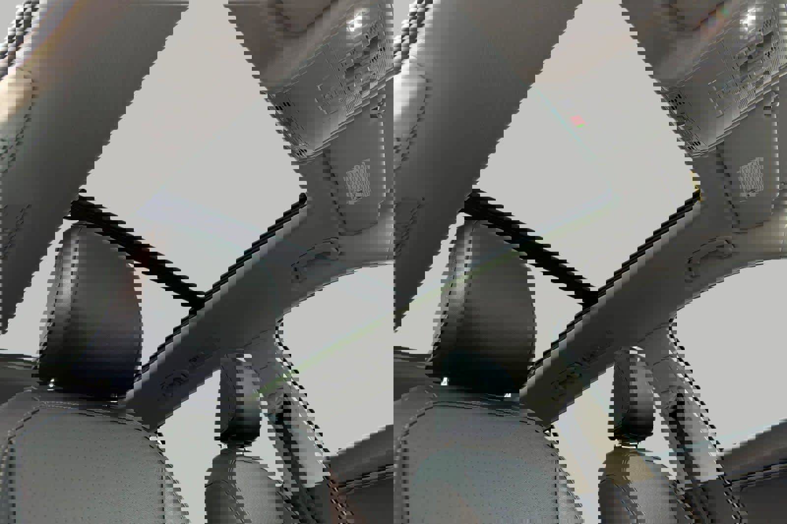 Used 2018 Volkswagen Tiguan SEL image 19