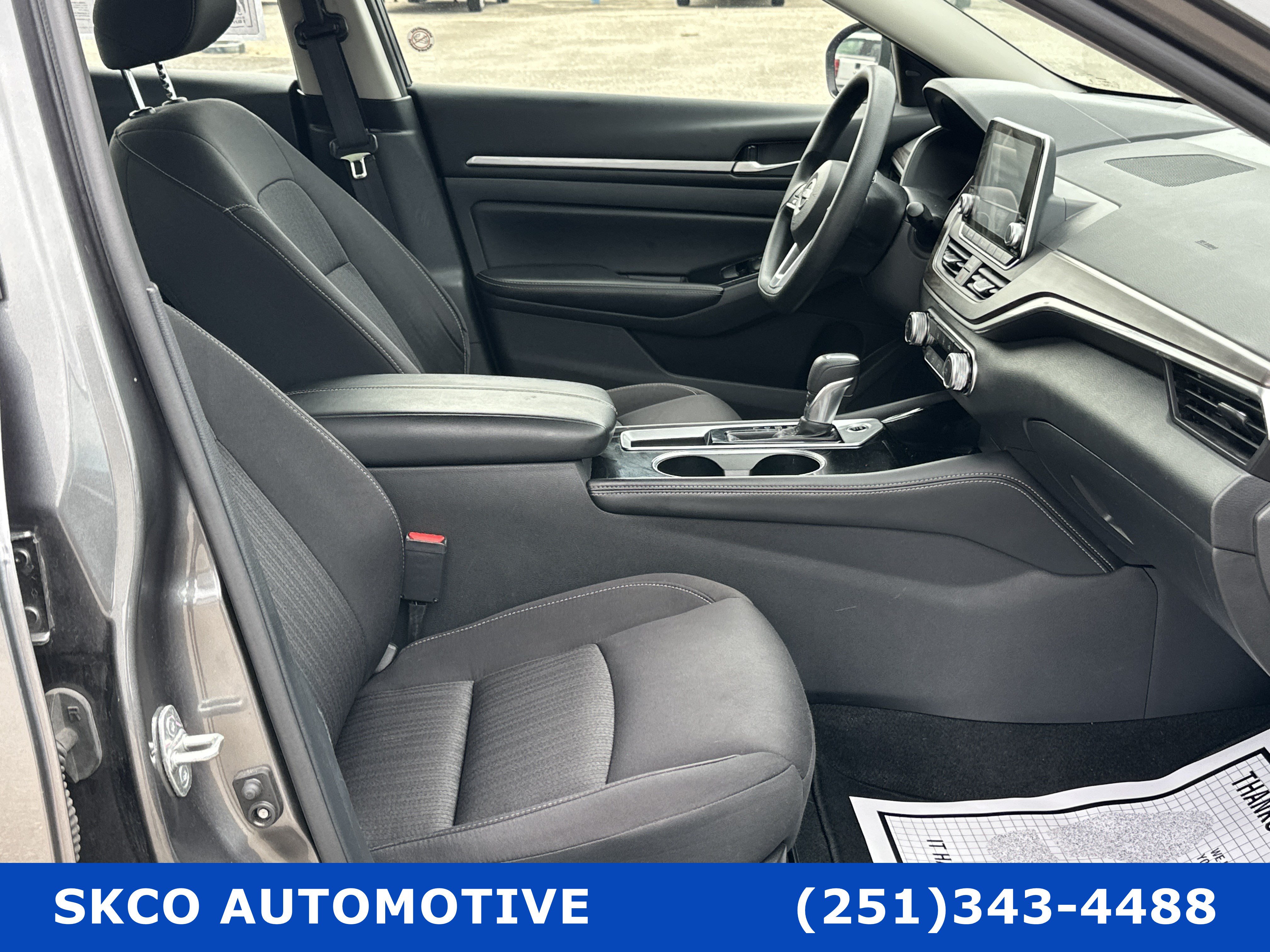 Used 2023 Nissan Altima 2.5 SV FWD image 12