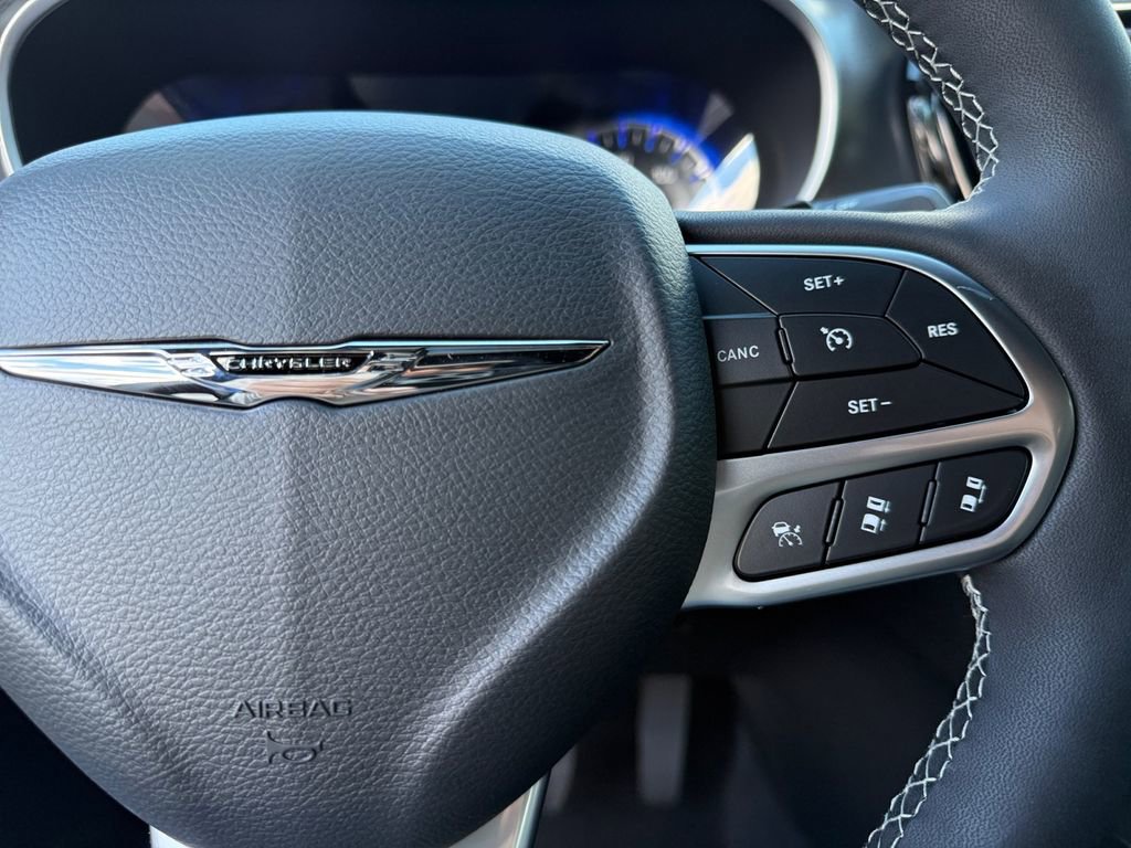 New 2026 Chrysler Pacifica Select image 26