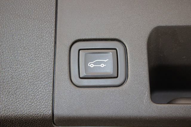 Used 2023 Cadillac XT4 Luxury w/ Cold Weather Package image 15