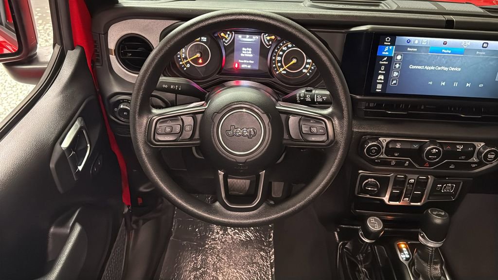Used 2025 Jeep Wrangler Sport image 12