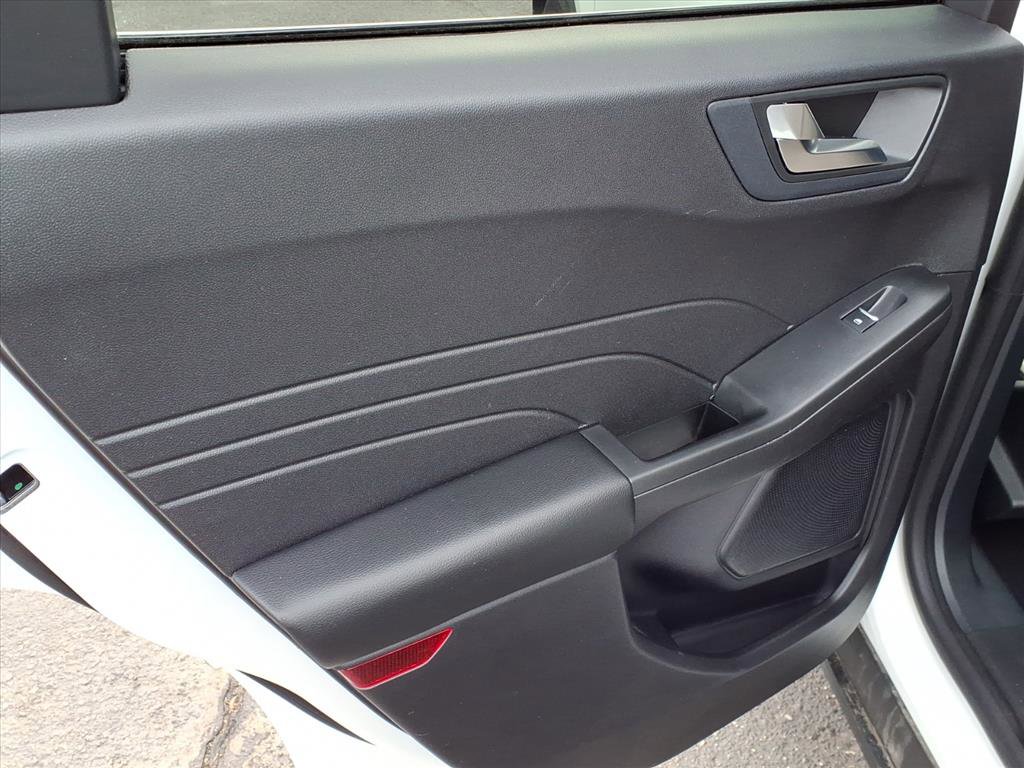 Certified 2022 Ford Escape Titanium w/ Class II Trailer Tow Package image 14