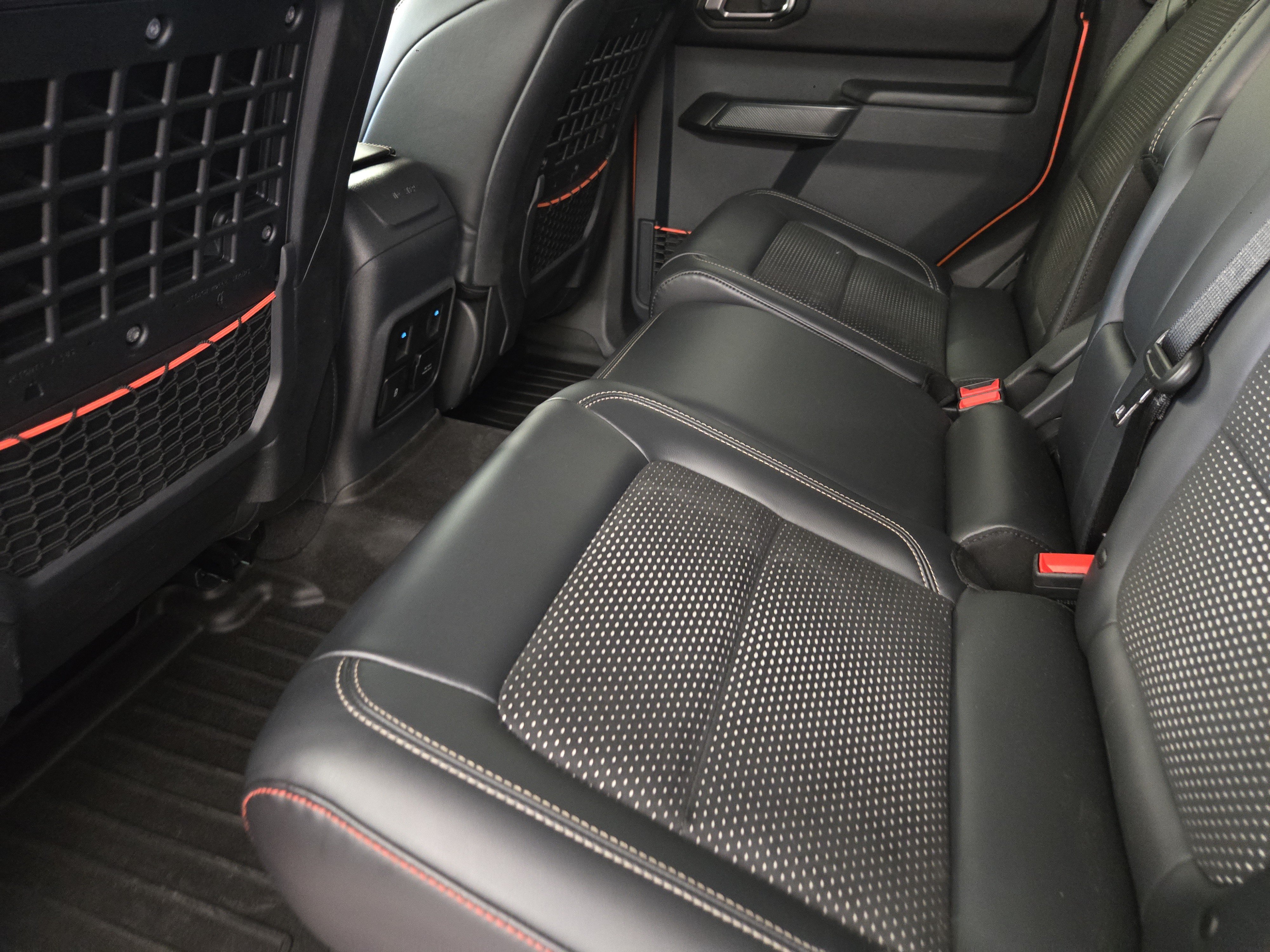 Certified 2024 Ford Bronco Raptor w/ Interior Carbon Fiber Pack 6 AWD/4WD image 30