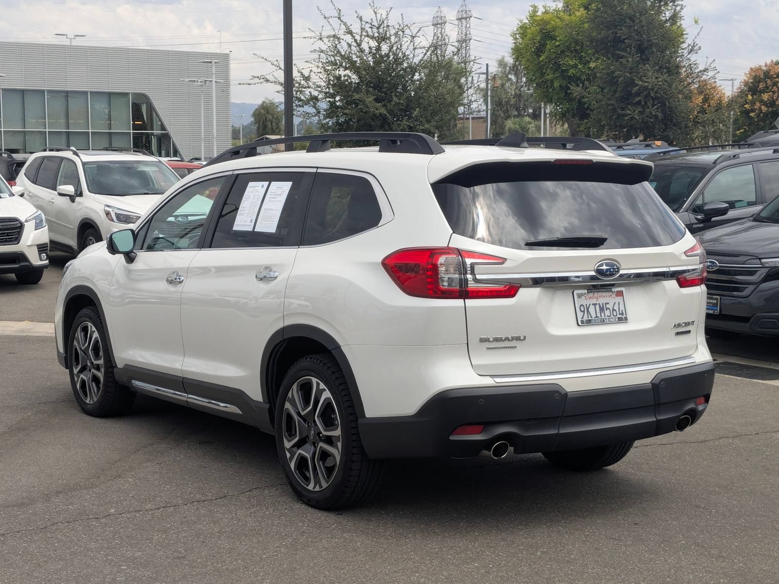 Used 2023 Subaru Ascent Touring AWD/4WD image 3