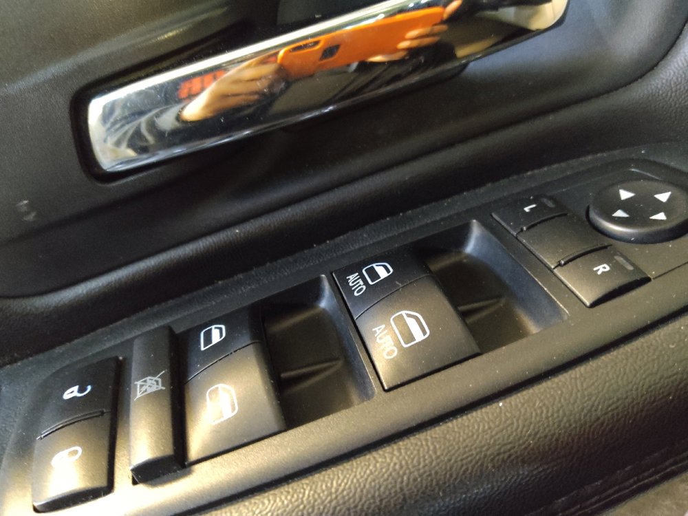 Used 2018 Dodge Grand Caravan SE w/ UConnect Hands-Free Group image 27