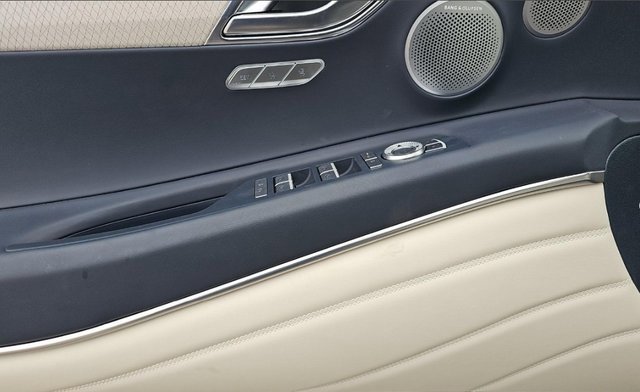 Used 2025 Genesis GV80 3.5T Prestige image 13