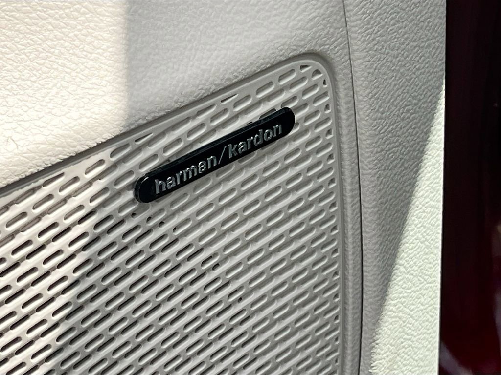 Used 2022 Chrysler Pacifica Limited FWD image 19