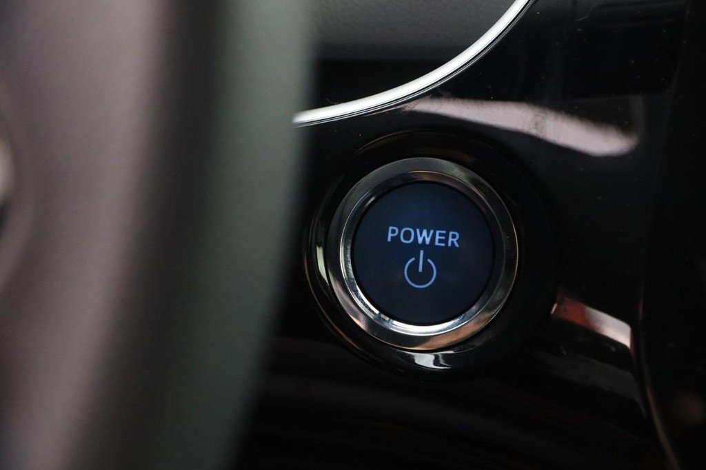 Used 2021 Toyota Prius LE FWD image 14