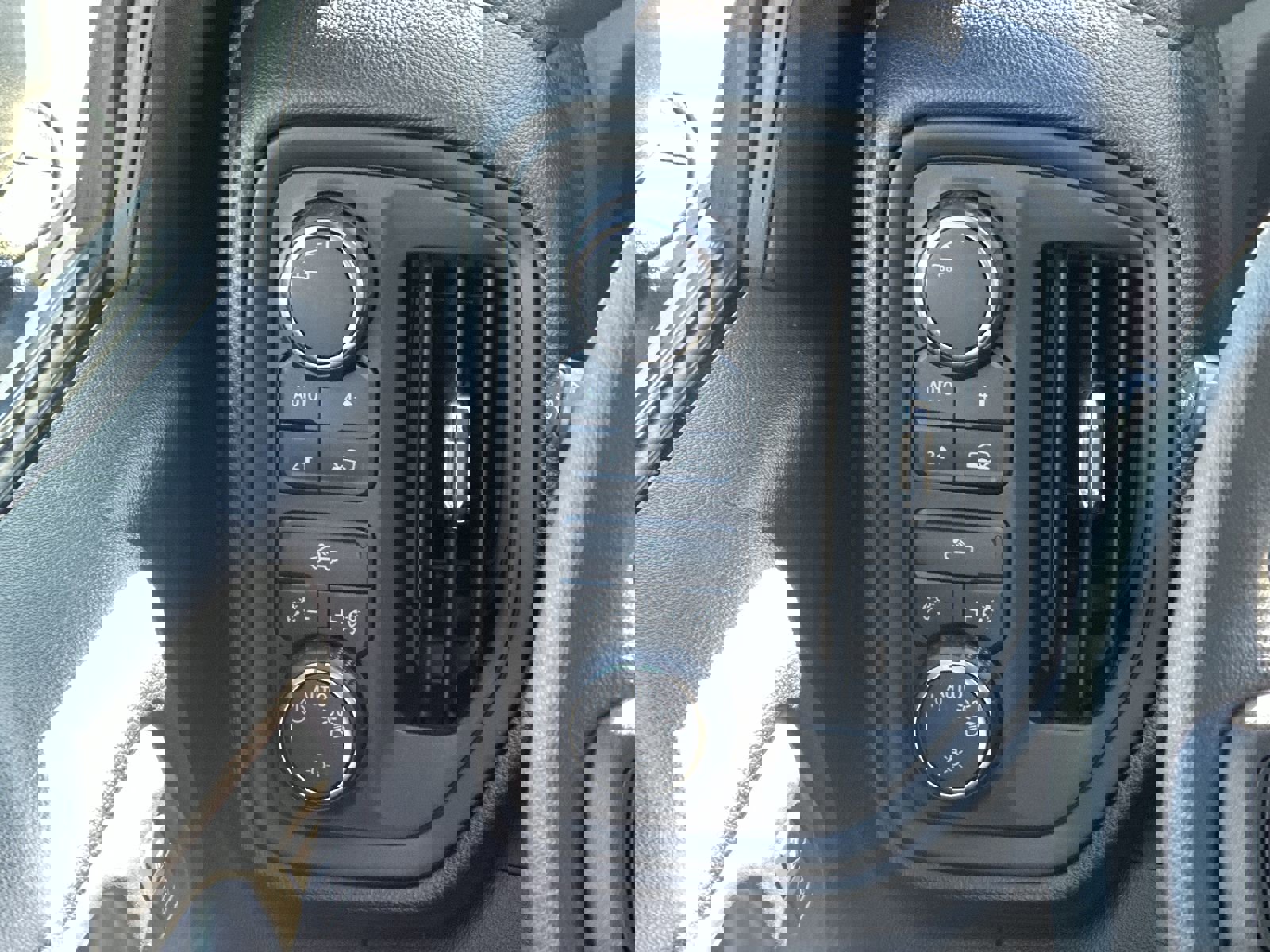 Certified 2024 Chevrolet Silverado 1500 Custom w/ Turbomax Blackout Package image 21