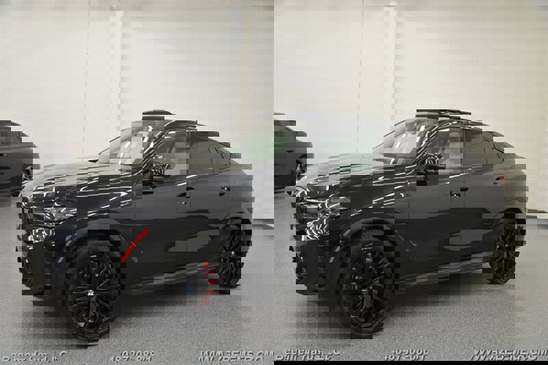 Used 2024 BMW X6 M60i w/ Dynamic Handling Package image 4