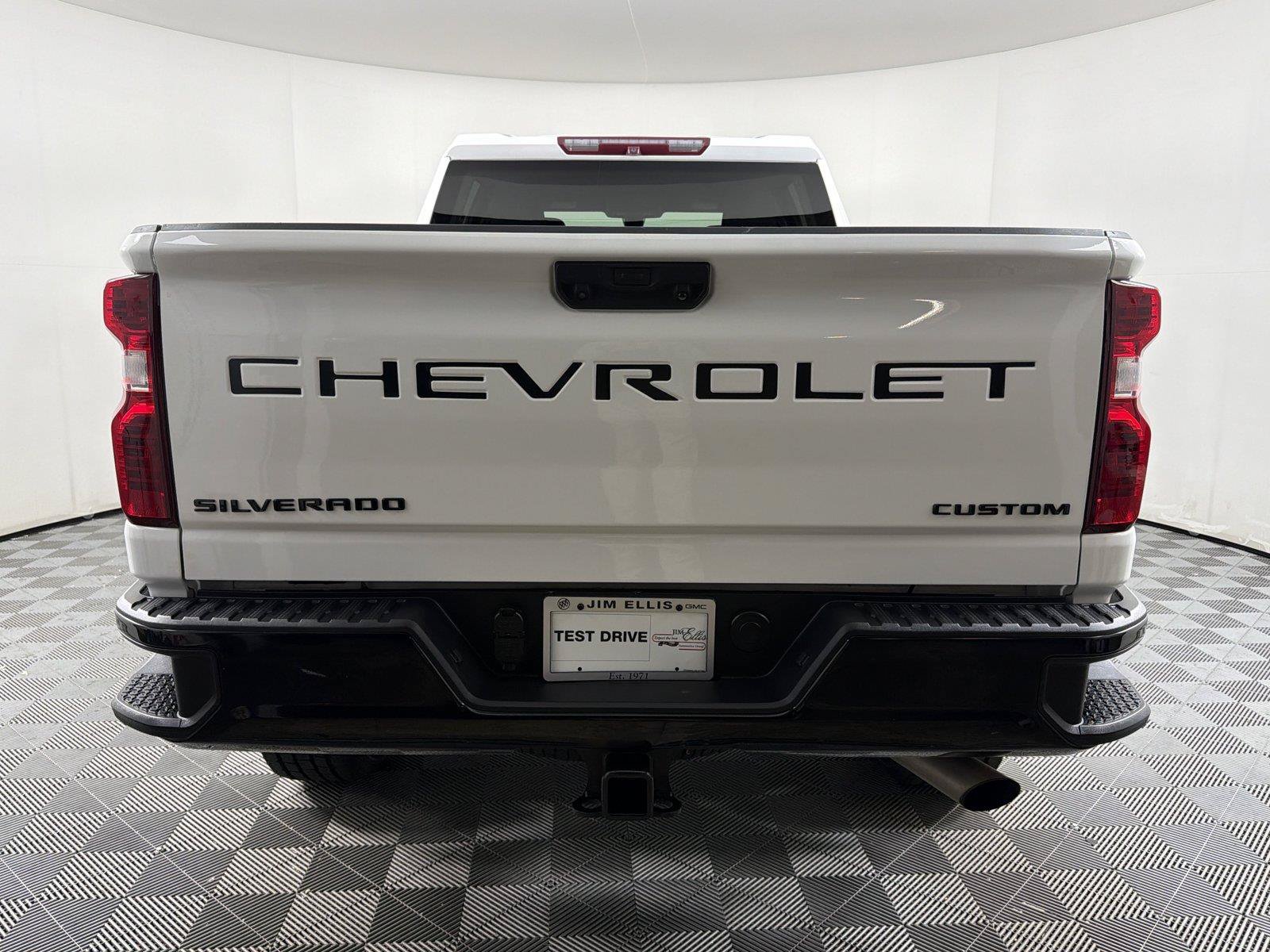 Used 2023 Chevrolet Silverado 2500 Custom w/ Custom Value Package AWD/4WD image 5